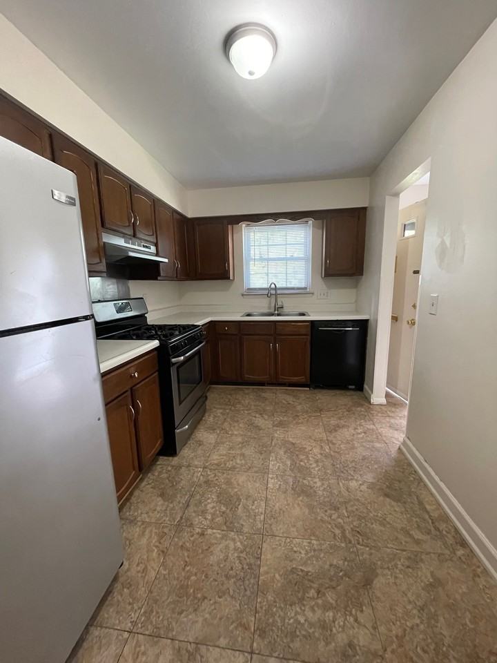 6534 Cornwall Ct #6534 - Photo 3 of 15