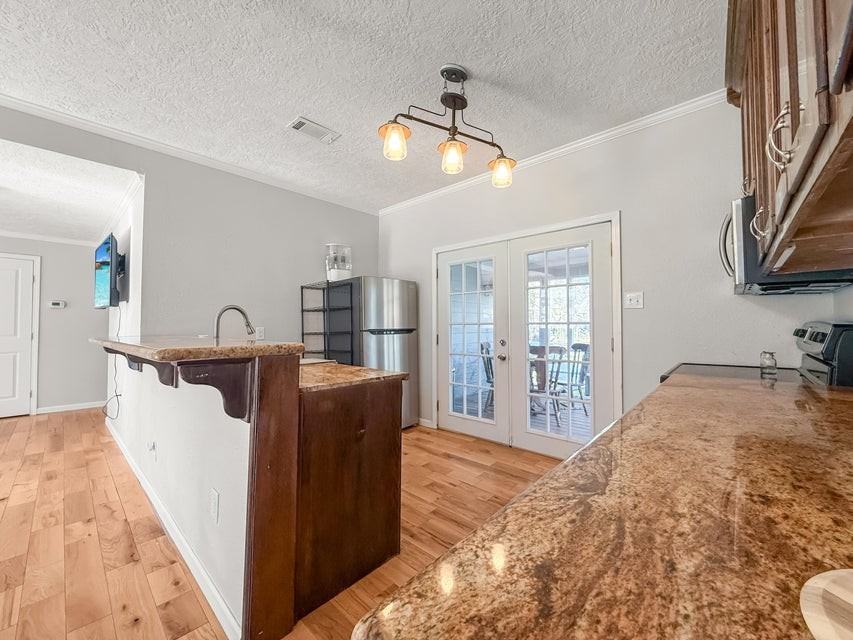 303 Knapp St #1 - Photo 6 of 17