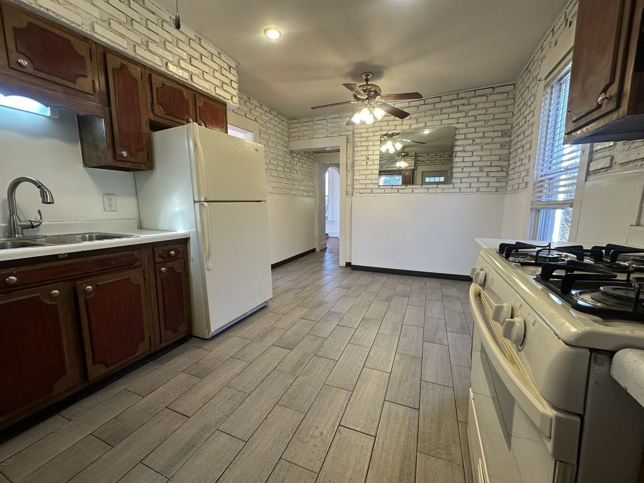 918 Ashland Ave #1 - Photo 6 of 11