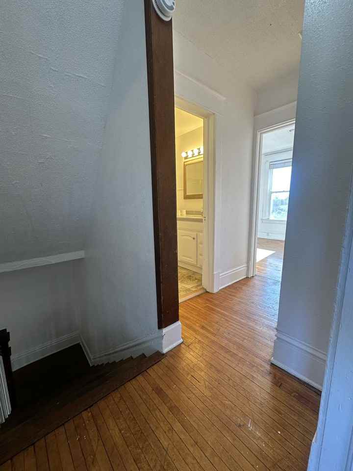 918 Ashland Ave #1 - Photo 7 of 11