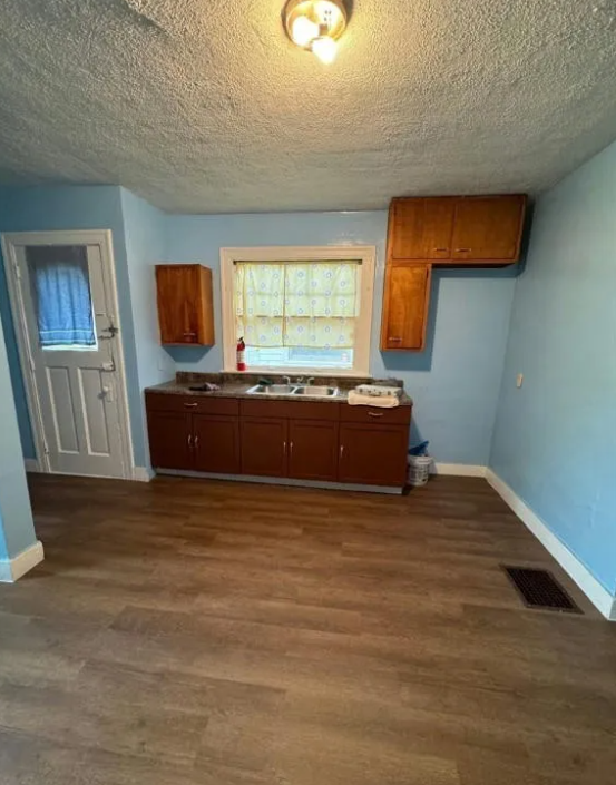 83 W Hudson Ave #1 - Photo 4 of 10