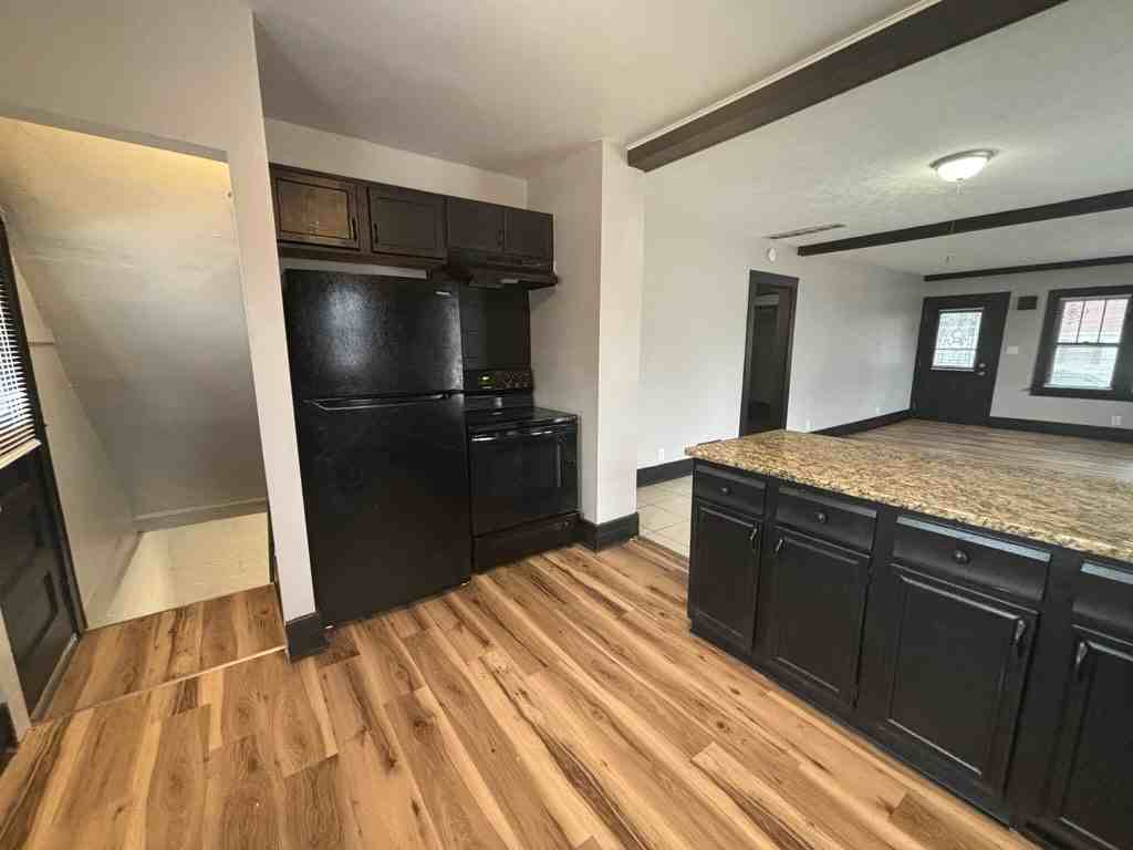 2829 Kenmore Ave #1 - Photo 5 of 17