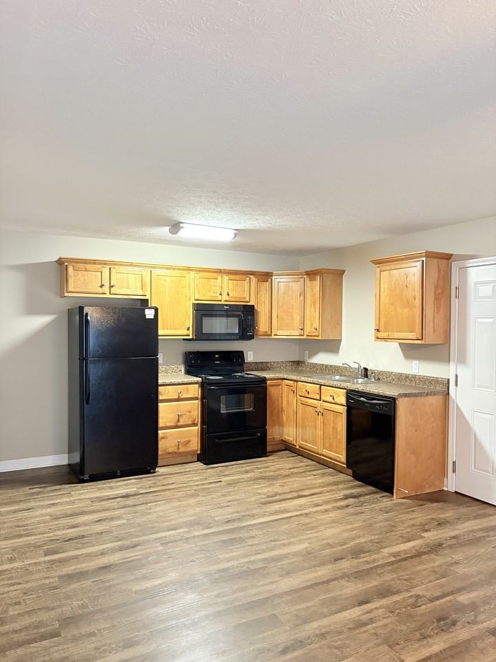 179 Enterprise Ct #102 - Photo 3 of 11