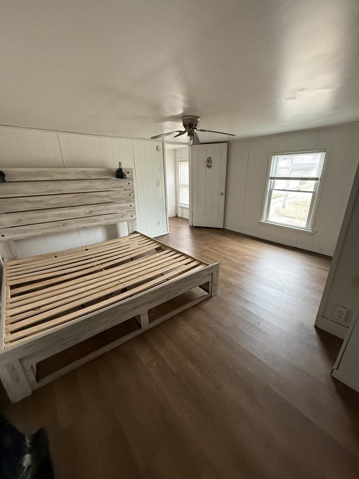 1012 Locust St #1 - Photo 4 of 8