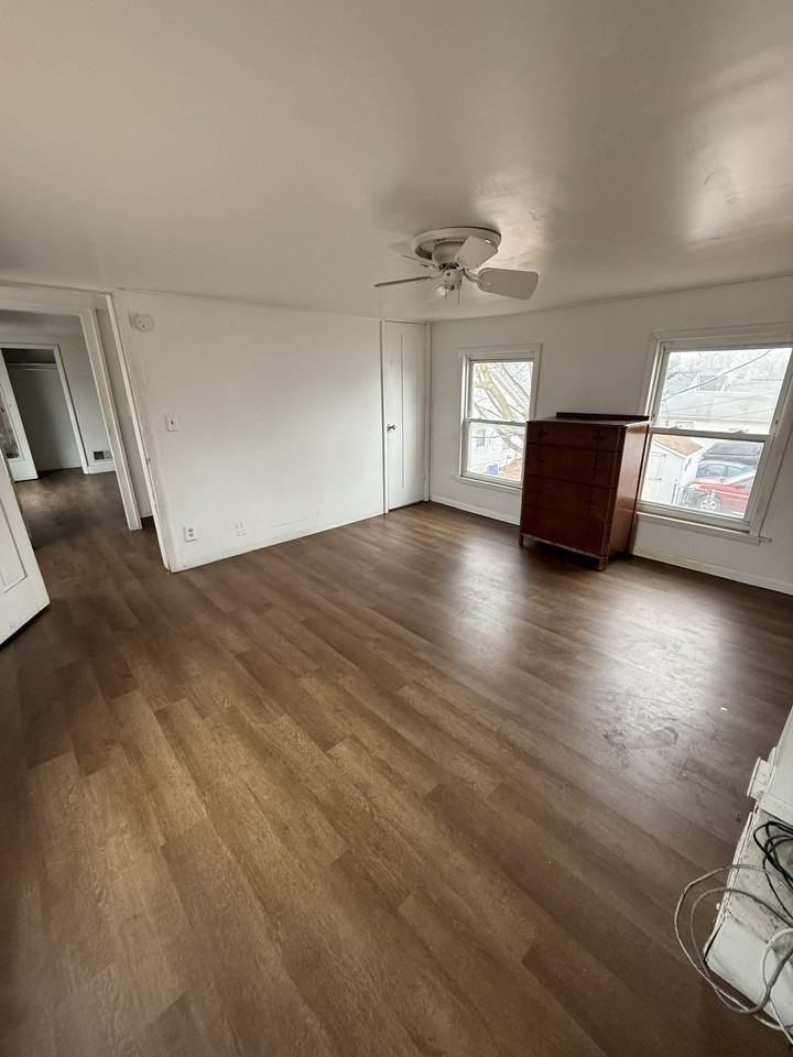 1012 Locust St #1 - Photo 7 of 8