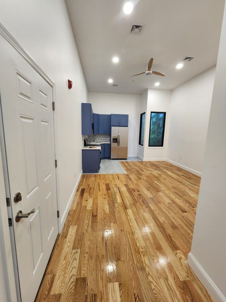 189 Main St #3B - Photo 2 of 4