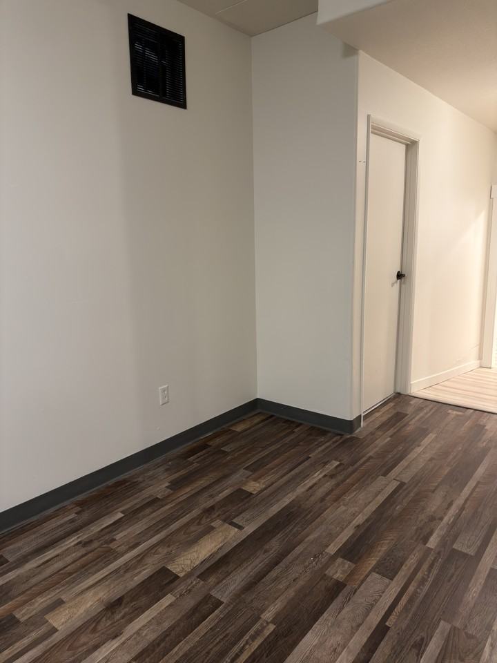 2011 Oregon Ave #2011 - Photo 2 of 17