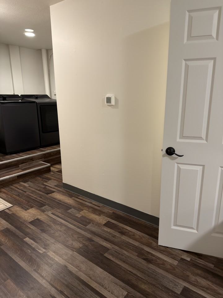 2011 Oregon Ave #2011 - Photo 3 of 17