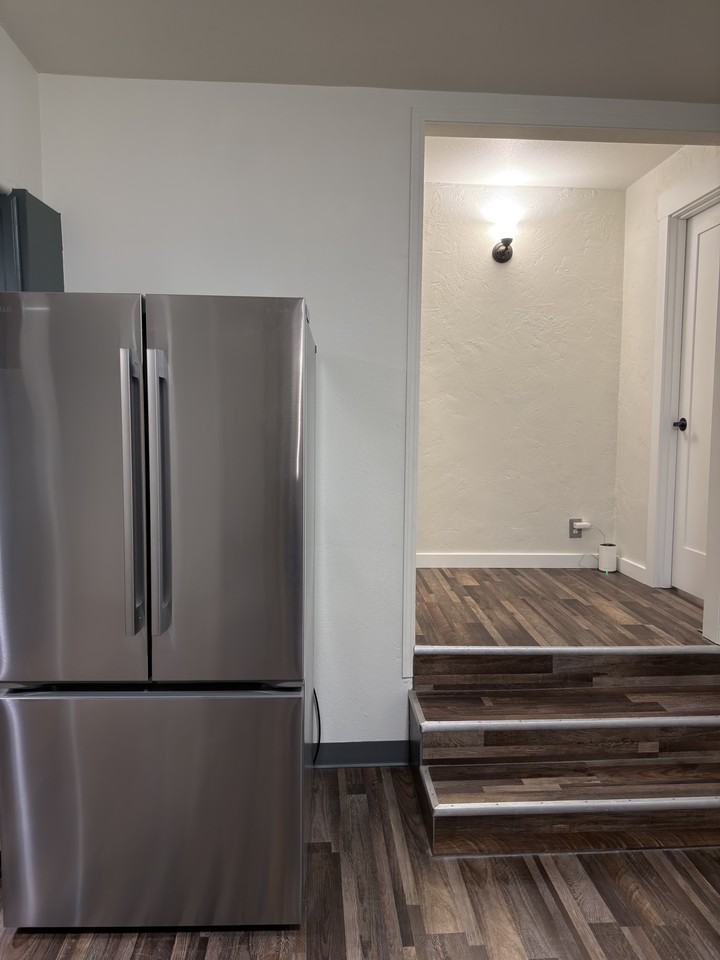 2011 Oregon Ave #2011 - Photo 7 of 17