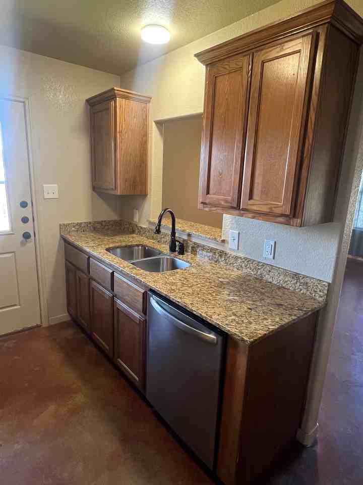 808 Golf Course Rd #B - Photo 6 of 29