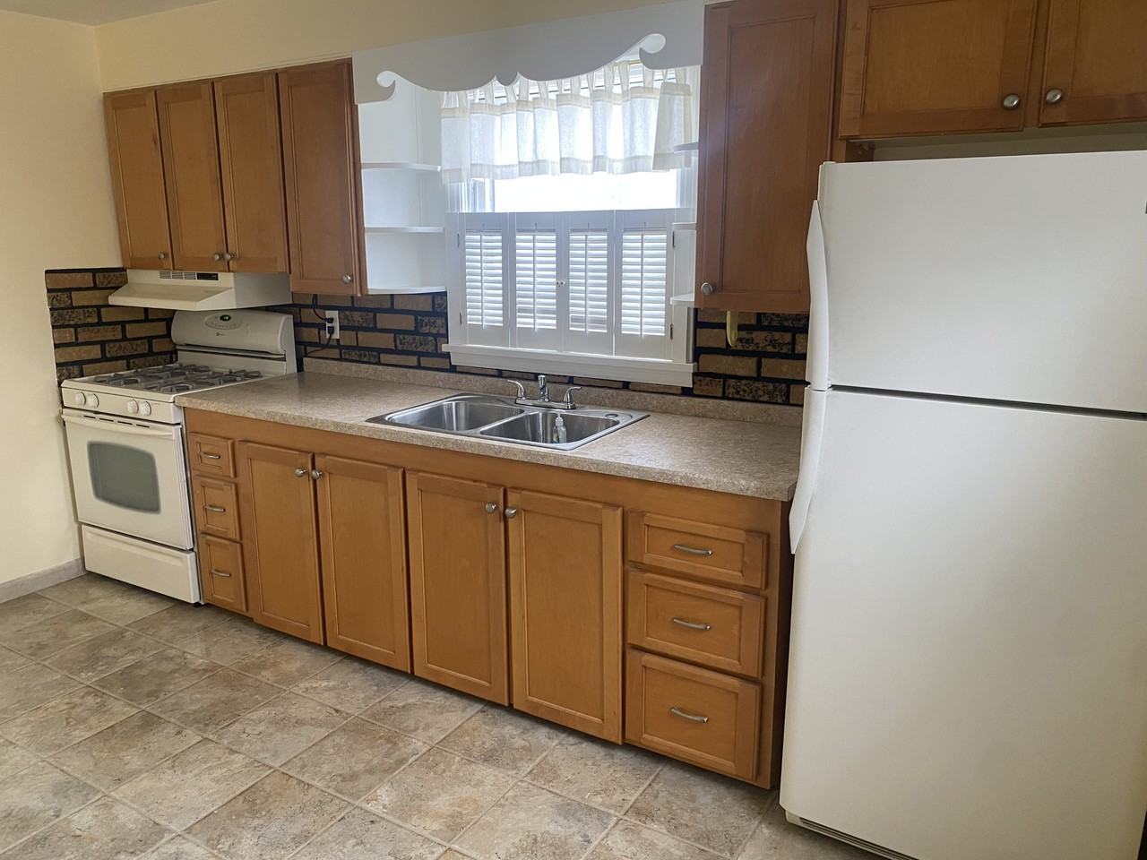 1703 N Mercer St #NA - Photo 3 of 12