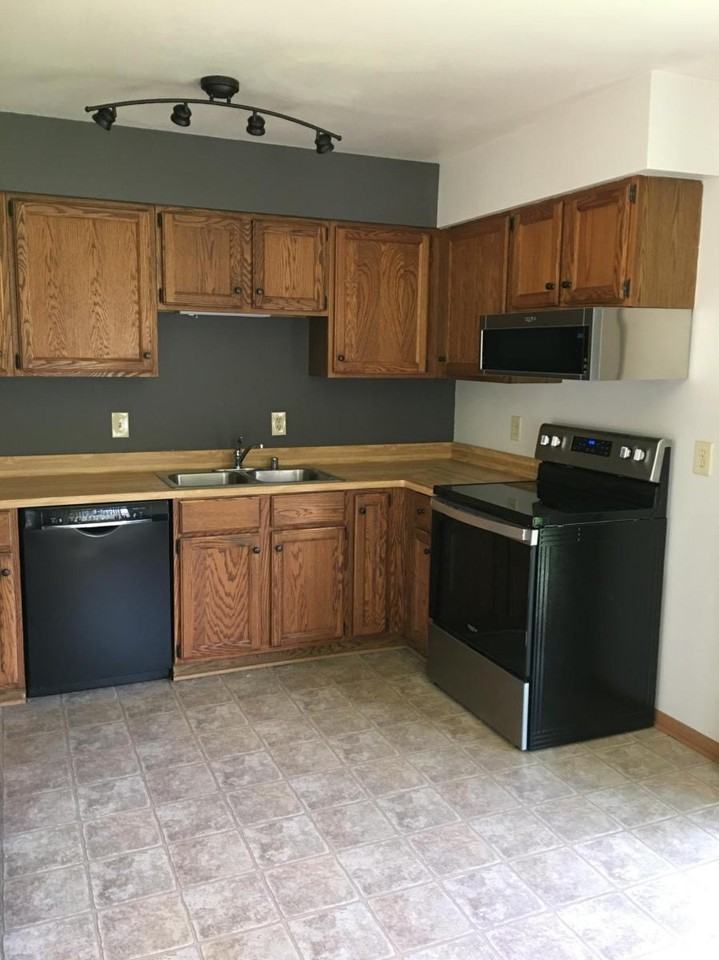 400 Manchester Ln #402 - Photo 6 of 13