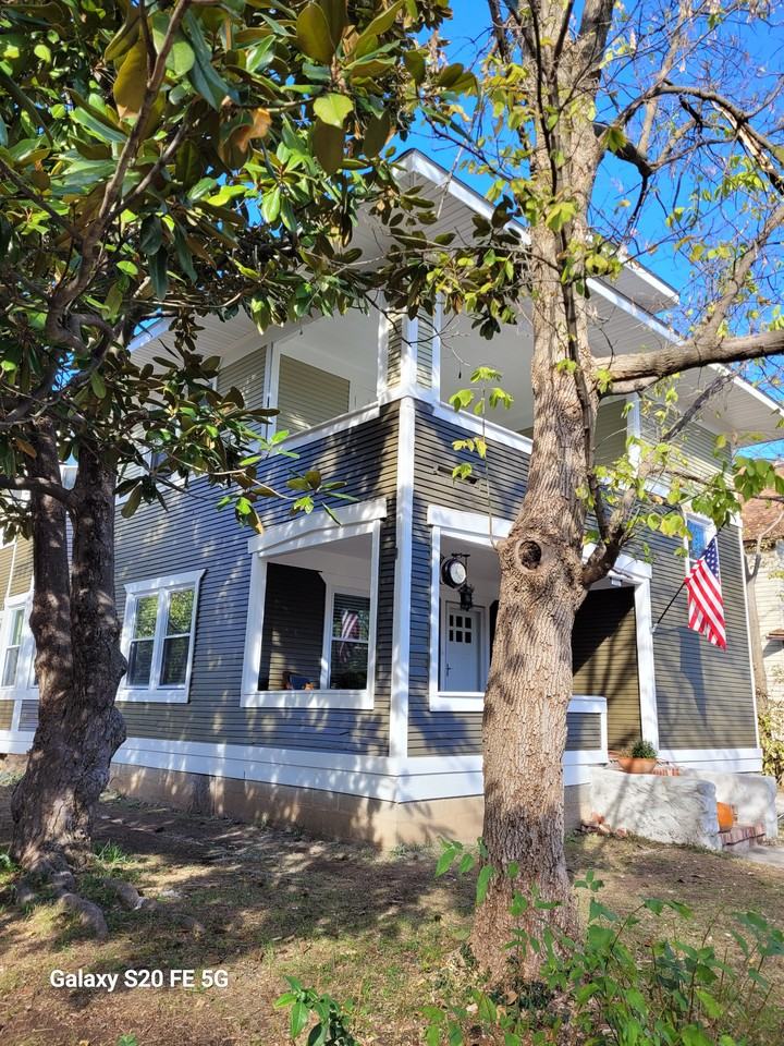 204 N Sergeant Ave #204 - Photo 2 of 38