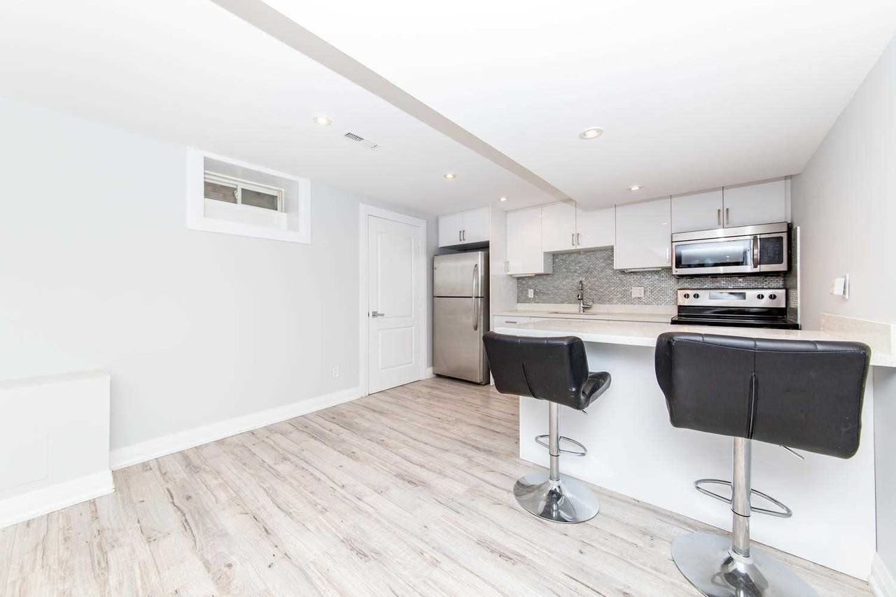 12 Styles Crescent - Photo 3 of 8