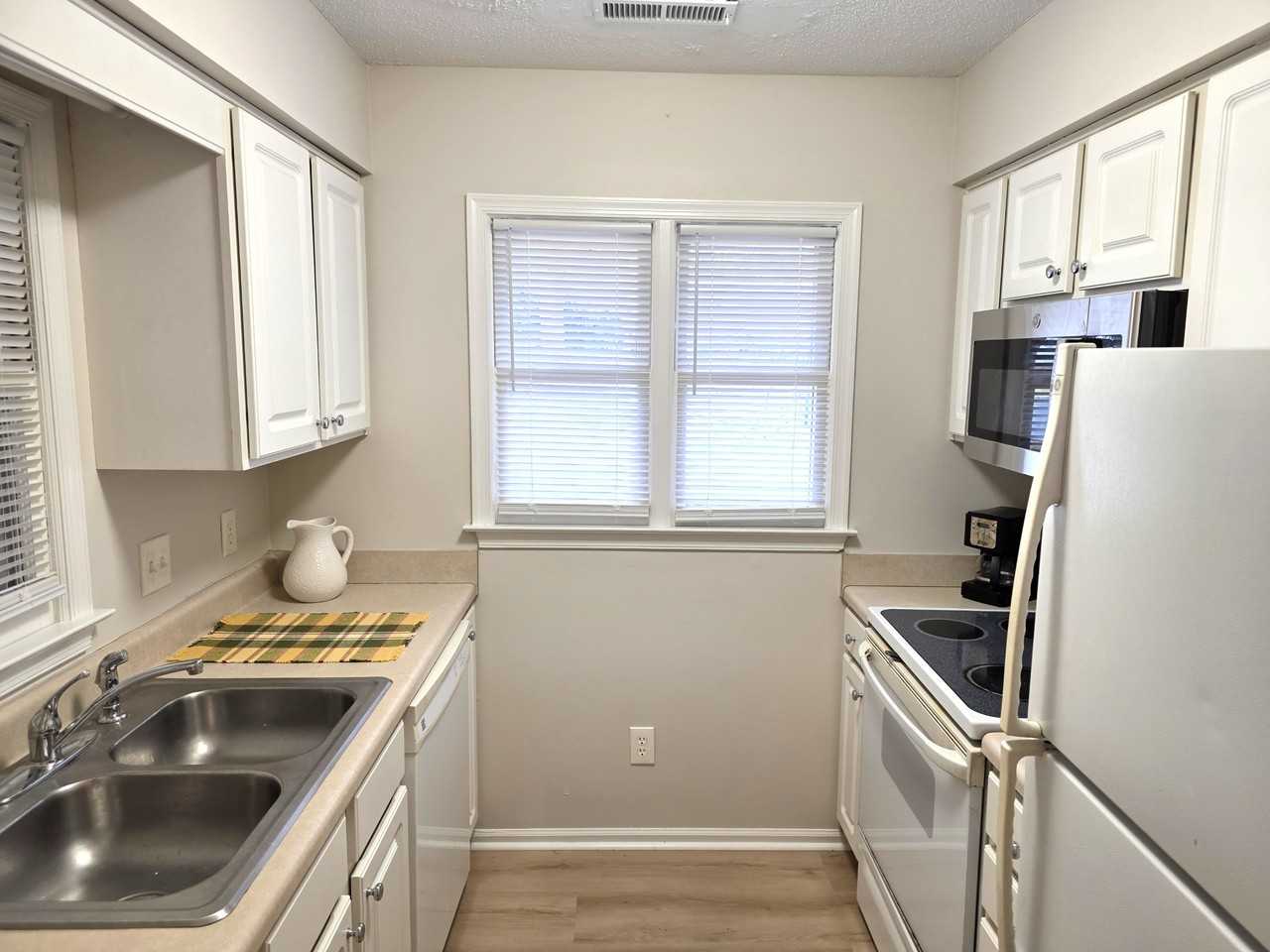 2811 Edridge Court - 1Unit 202 #1 - Photo 3 of 26