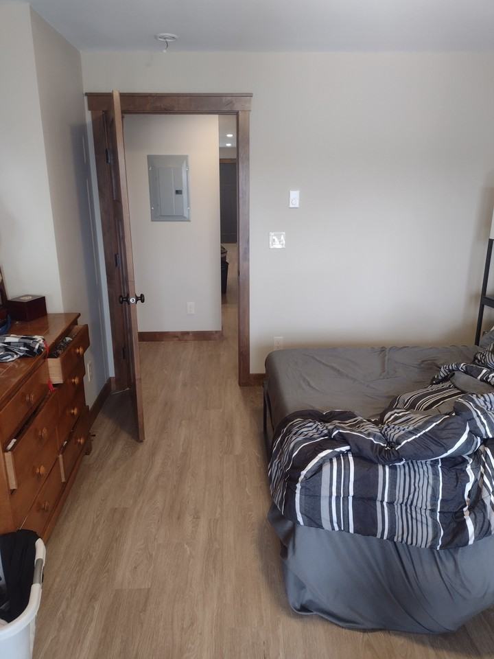 618 E Grand Ave #4 - Photo 4 of 10