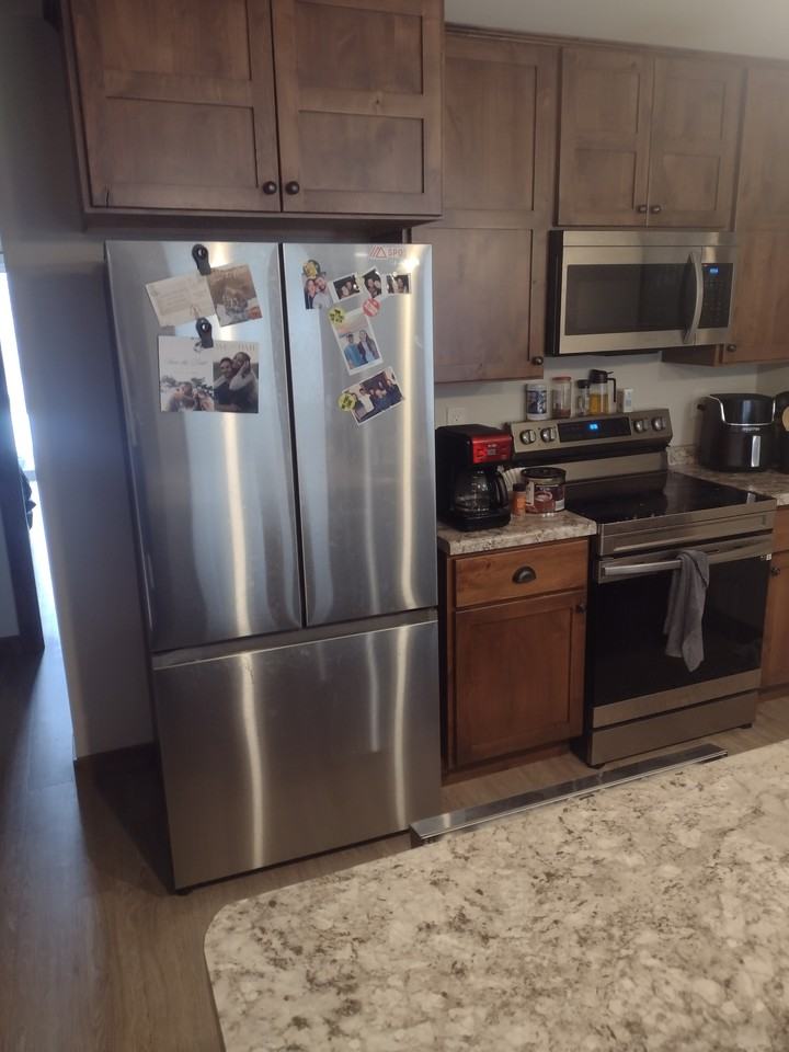 618 E Grand Ave #4 - Photo 7 of 10