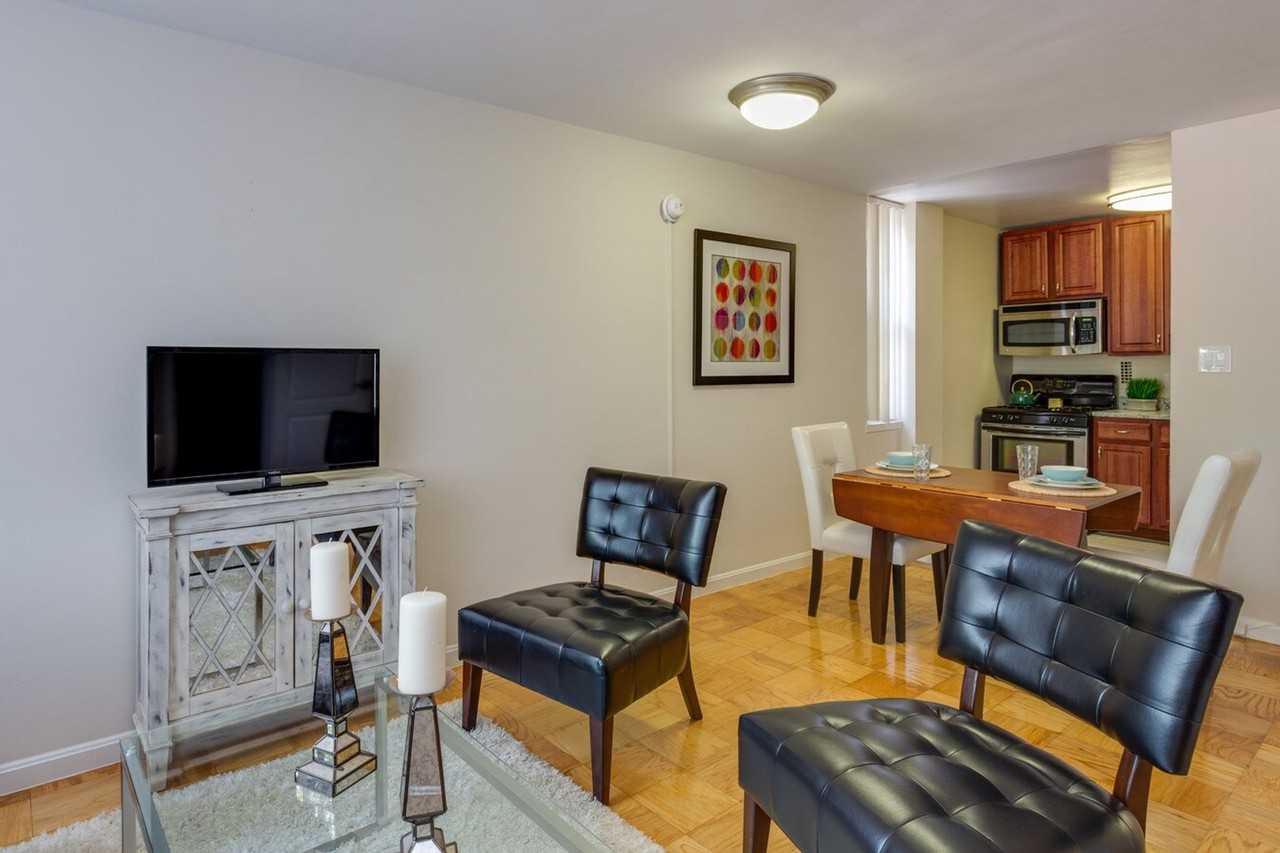 Park East Apartments - Photo 3 of 30