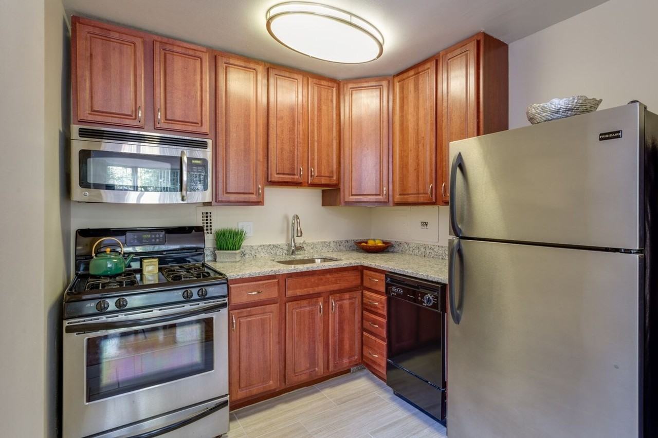 Park East Apartments - Photo 5 of 30