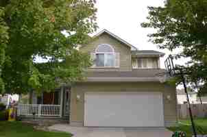 featured image of 402 Se Orchid St #1