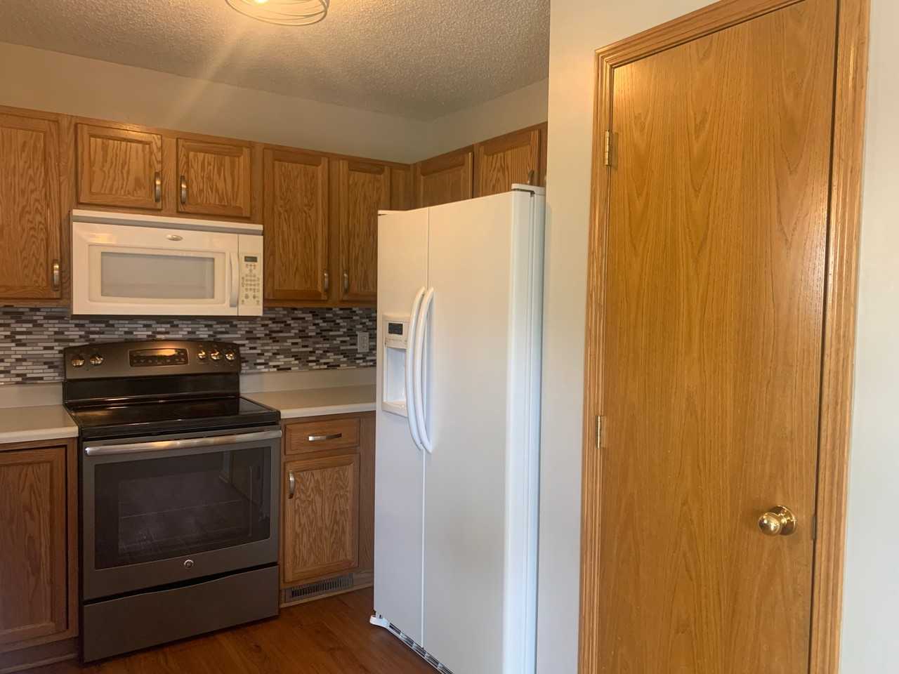 402 Se Orchid St #1 - Photo 4 of 21