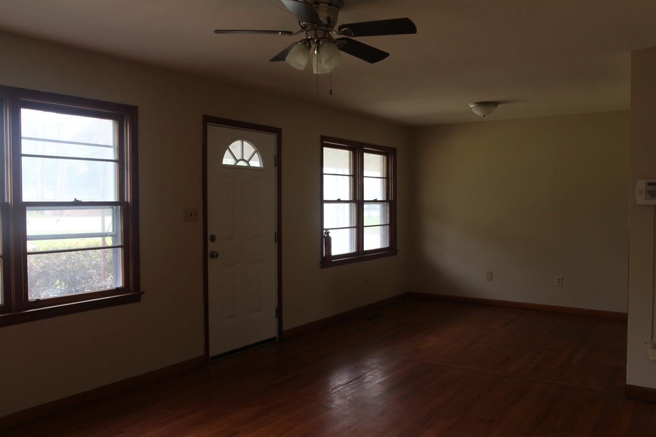 1800 Gillionville Rd #1 - Photo 3 of 9