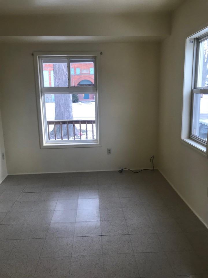 909 Stone St #1 - Photo 2 of 12