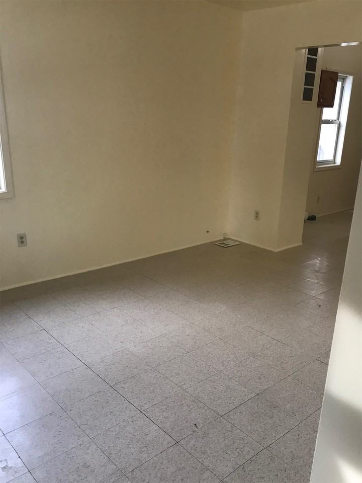 909 Stone St #1 - Photo 3 of 12