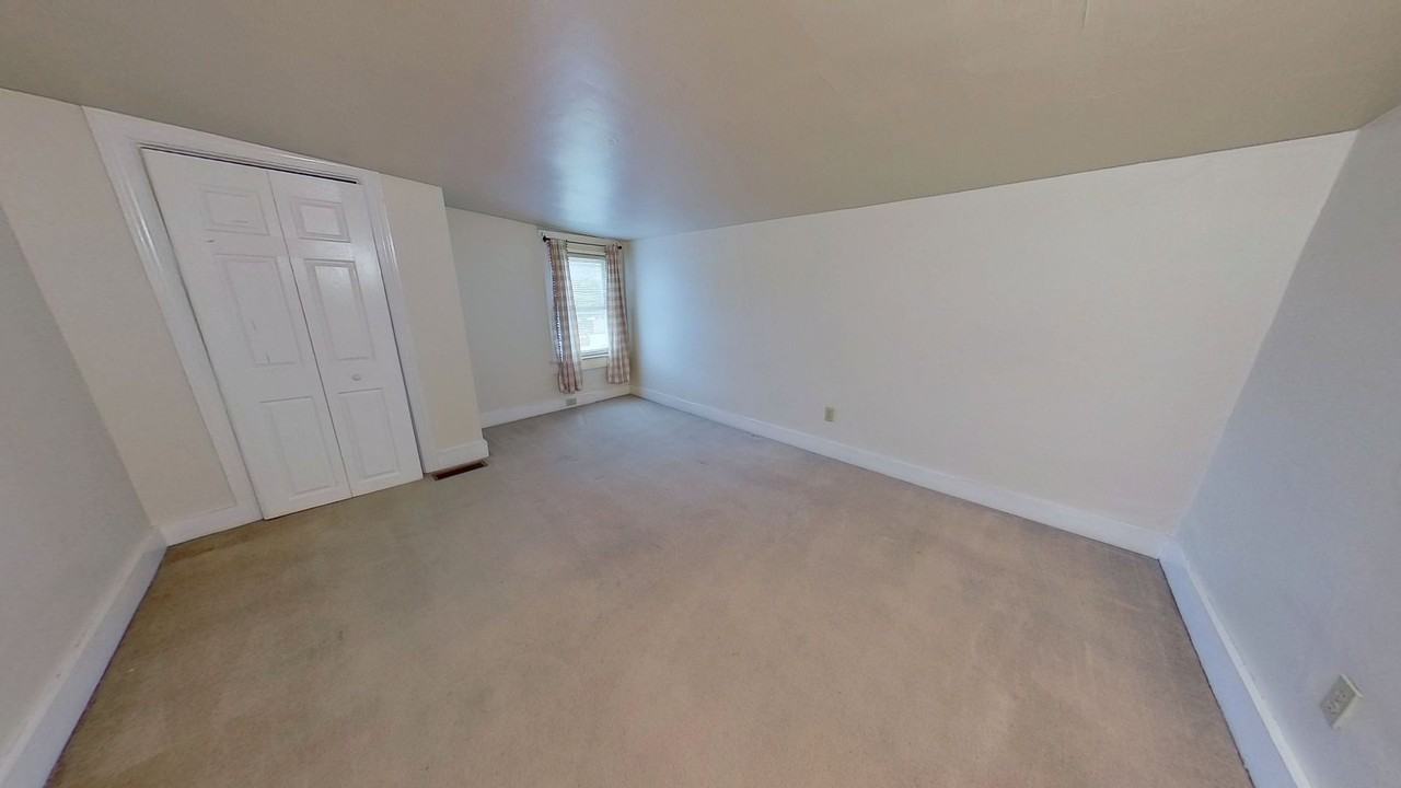 104 N Main St - Photo 2 of 12