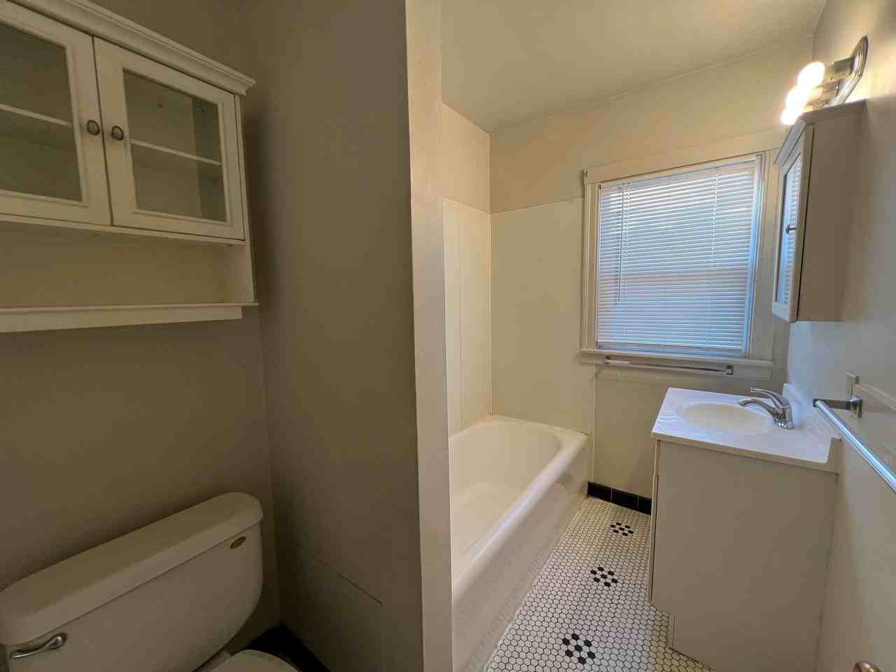 818 C St #1-2 - Photo 4 of 6