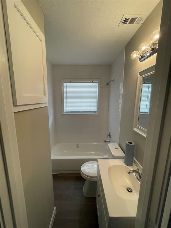 1904 11th St #1904-1-2 - Photo 5 of 6