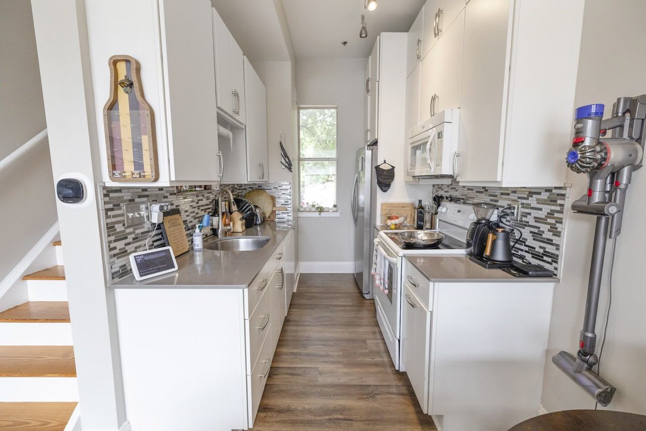 2082 Atherton Heights Ln #5 - Photo 2 of 13