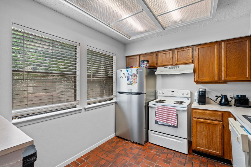 2210 Rio Grande St #207 - Photo 5 of 14