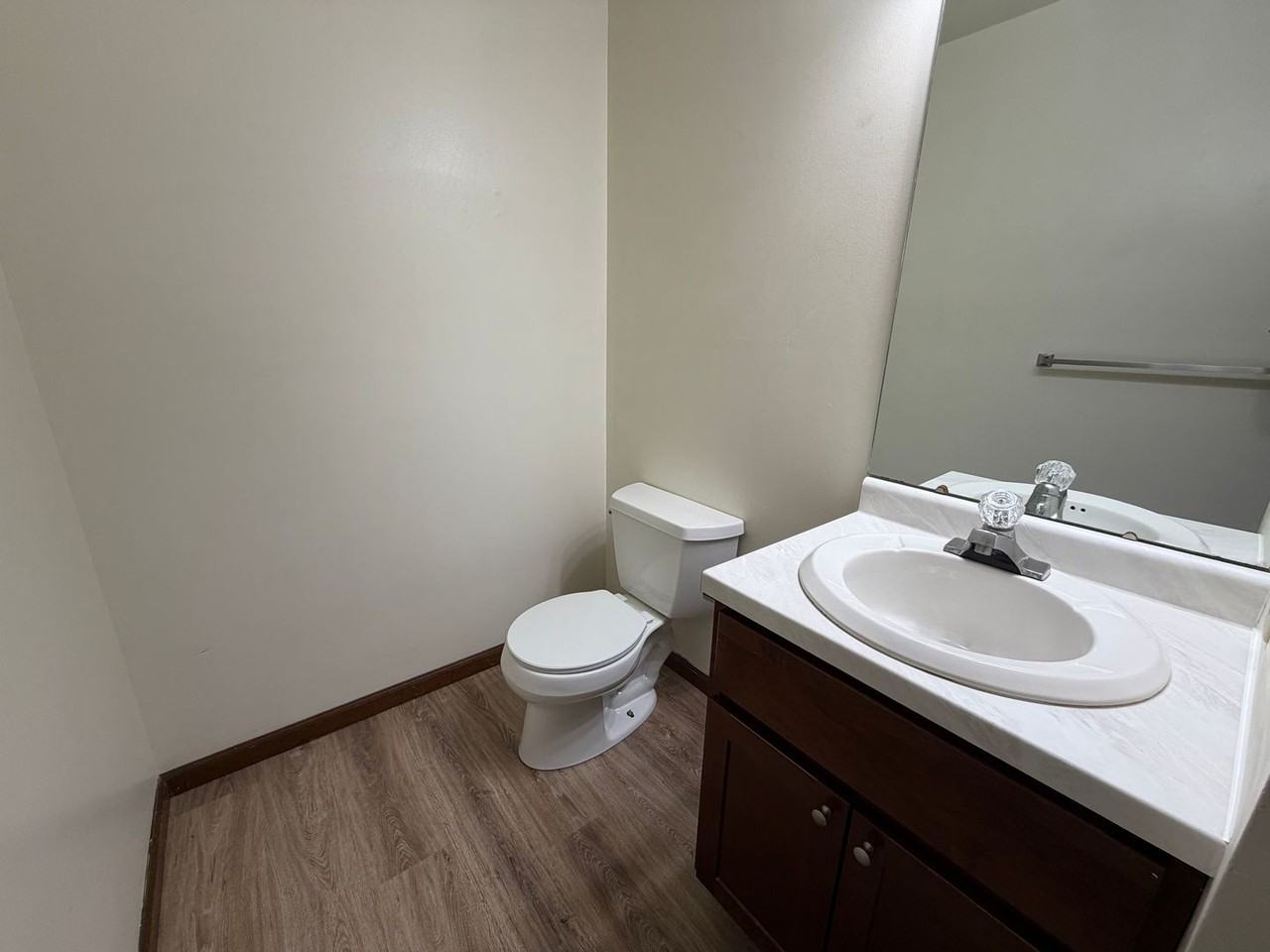 517 S Silverwood Ln #E - Photo 4 of 8