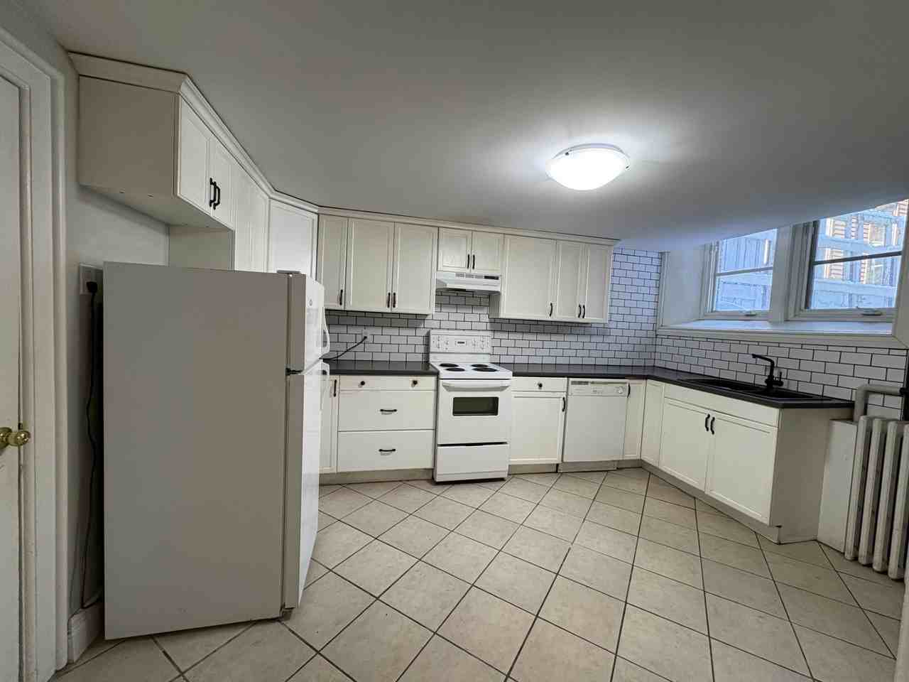 193 Princess St #193-3 - Photo 2 of 15