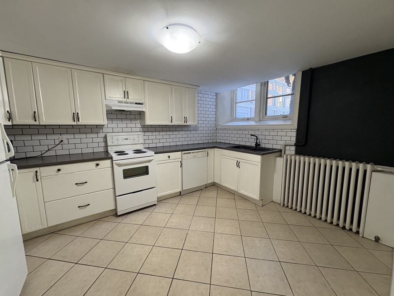 193 Princess St #193-3 - Photo 3 of 15