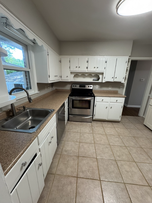 2733 Ashford Rd Ne - Photo 4 of 11