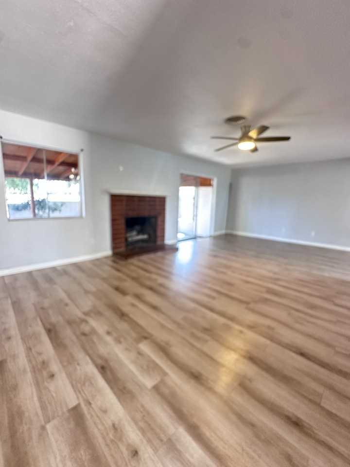 1405 Skyline Dr #1 - Photo 3 of 17