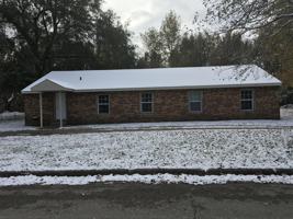 featured image of 423 W Woodrow St #B