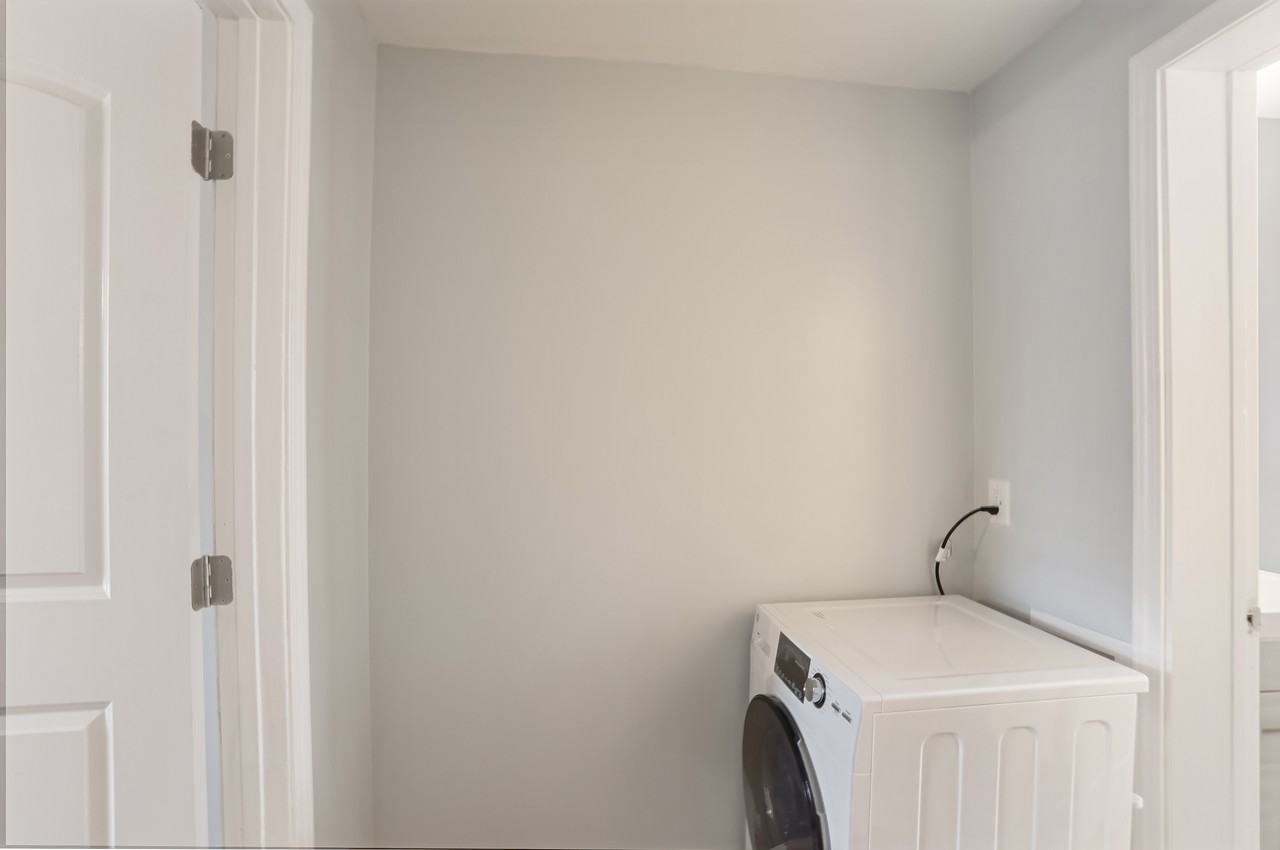 615 Oliver St Nw #02 - Photo 6 of 11