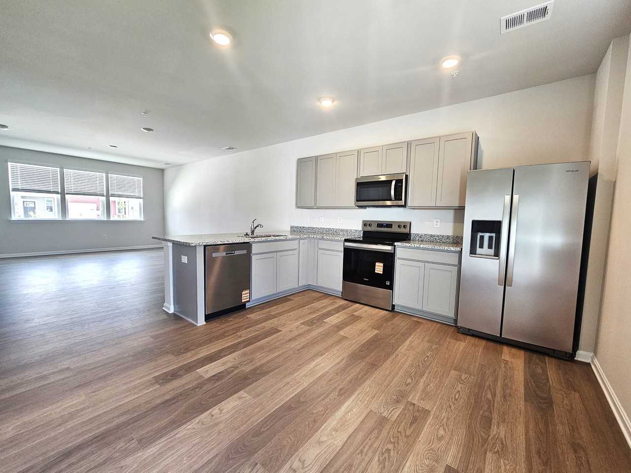 1410 Sugarplum Ln #1 - Photo 5 of 35