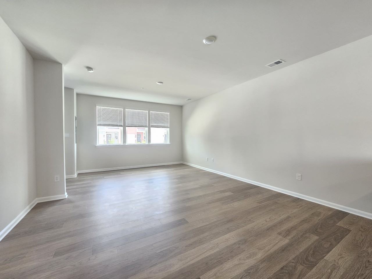 1410 Sugarplum Ln #1 - Photo 7 of 35