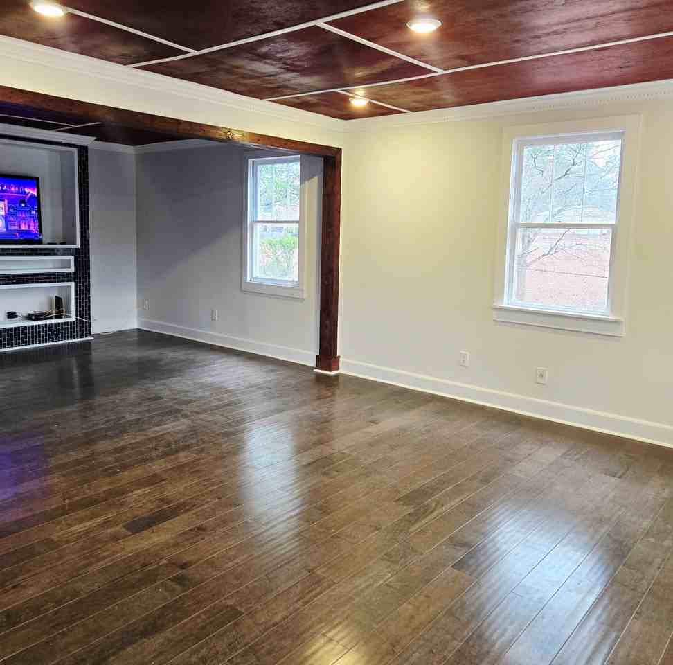 641 Brooks Ave #1 - Photo 5 of 21