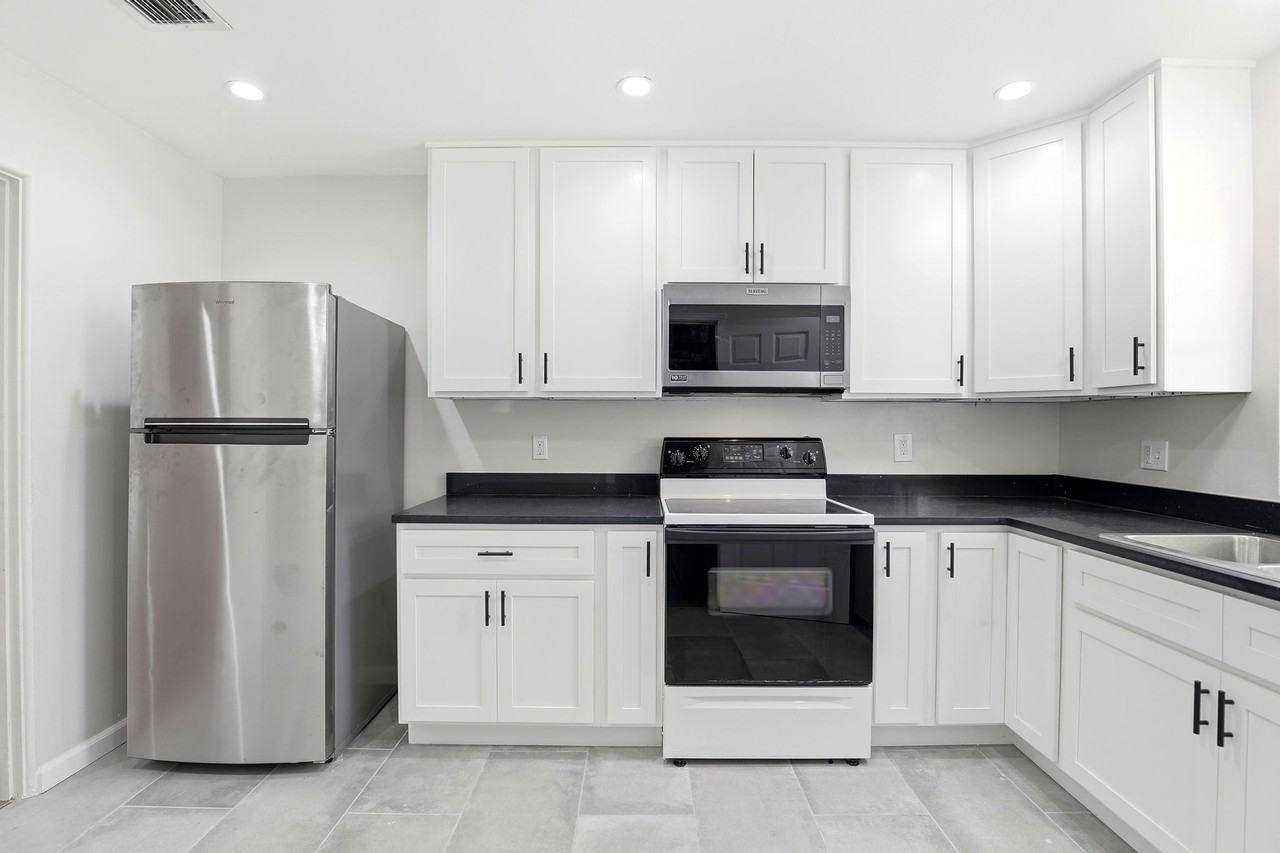 1913 Baldwin Dr #1 - Photo 5 of 20