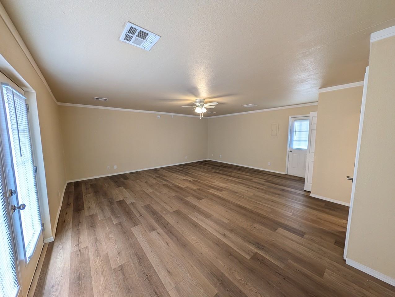 9013 E 32nd St #1 - Photo 6 of 13