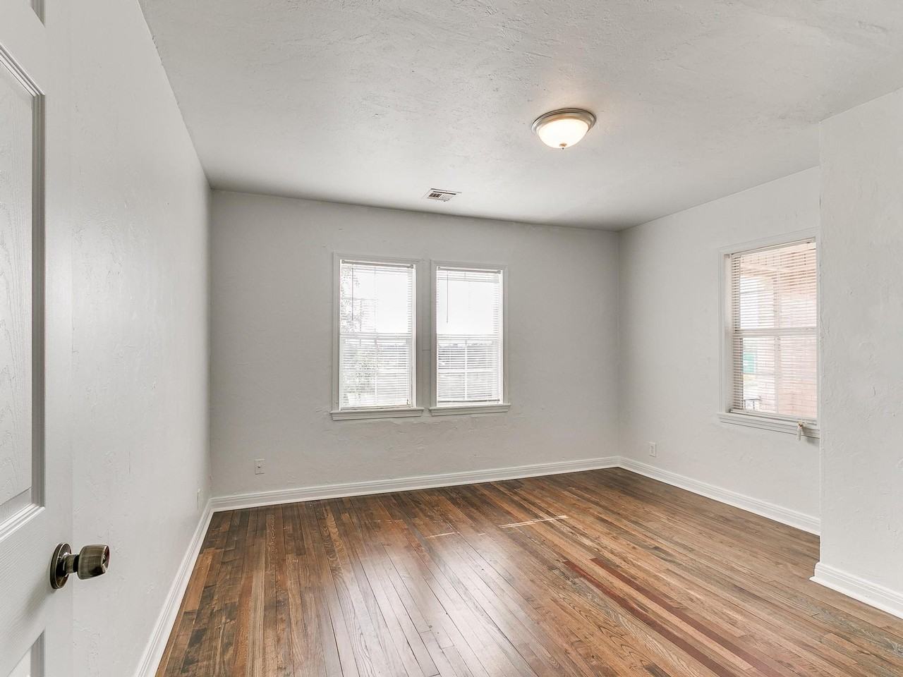 1501 Ne Grand Blvd #1 - Photo 6 of 10