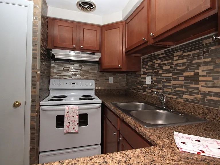 316 HICKMAN STREETAPT 1 #1 - Photo 5 of 8