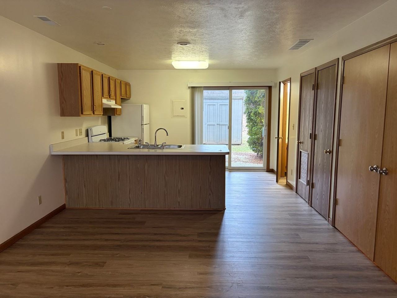 127 Watertower Ct - Photo 2 of 9