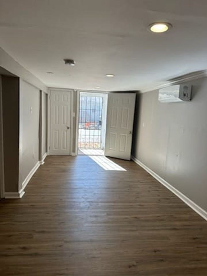 1303 E 33rd St - Photo 5 of 35