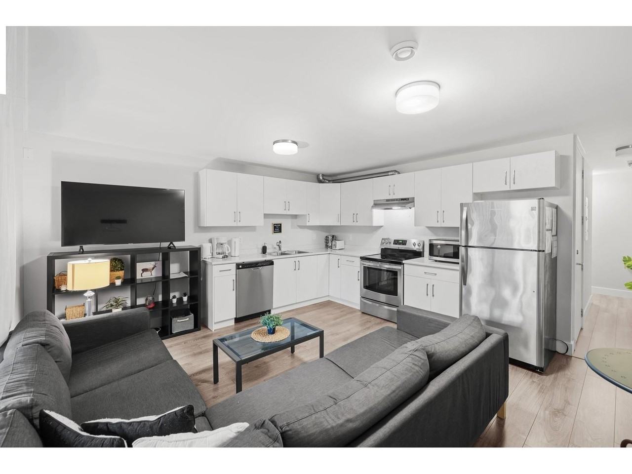 2106 Saint George Street - Photo 2 of 8